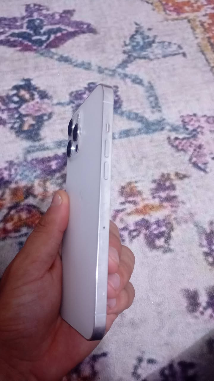 سلام عليكم ايفون 12 برو ماكس بطاريه 100 مبدله جديده شاشه اصليه جهاز نضيف كلش شوفت عينك سعر 500 وبي مجال للشراي رقمي ***********
