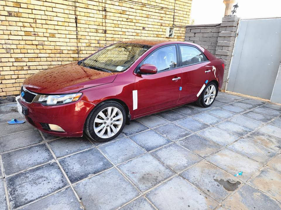 السلام عليكم كيا فورتي محرك 2.0
رقم بصرة بسمي رقم انكليزي جديد 

((سياره فول بصمه جلد كشنات تدفئه 

فتحه بالسقف  شاشه وكامره خلفيه مسجل بلوتوث اشاير بالمري ))

سياره جديده شرط محرك برغي مامفتوح كير ومكينه وتبريد  وتخم تاير كله ع شرط سياره جديده وحلوه 

مكان السياره ناصرية 

السعر 93 وبي مجال للشراي 

 ***********
