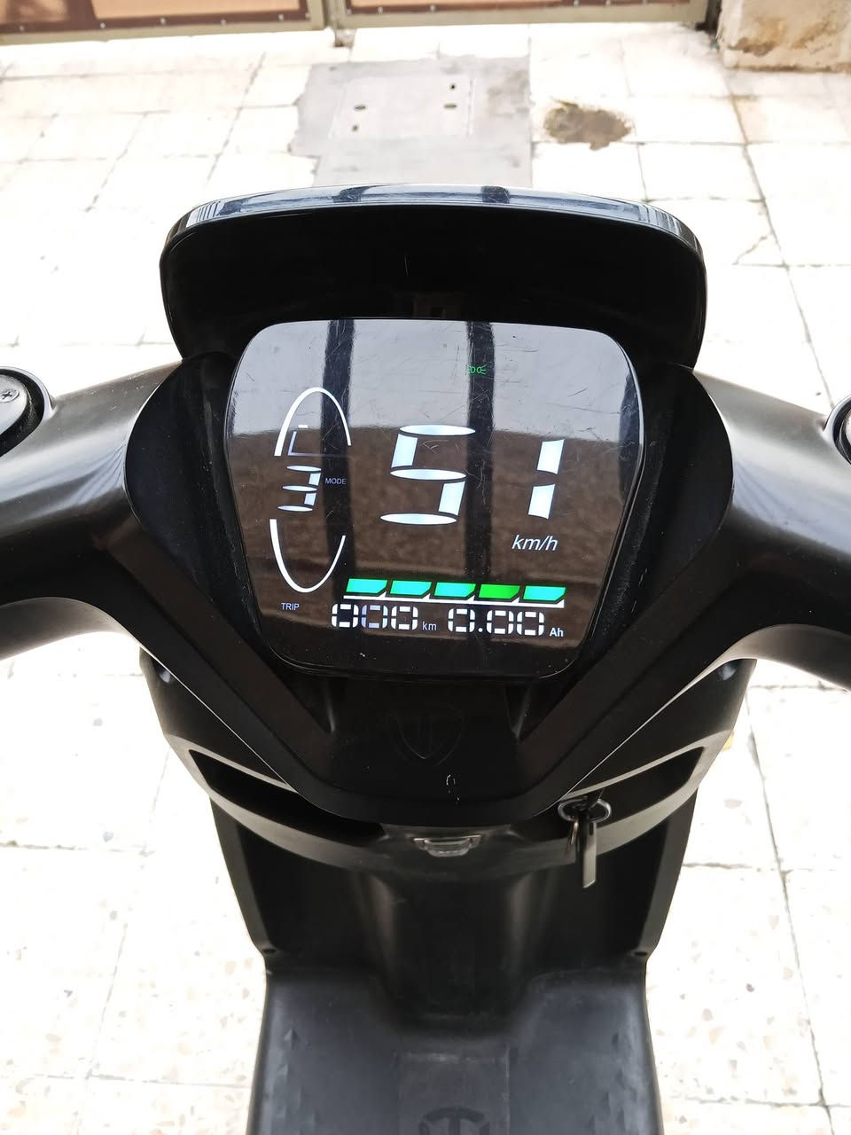 دراجة شحن ام عيون نضيفة ست بطاريات كبار السعر750 الف وبيها مجال للاستفسار الاتصال بالرقم ***********
