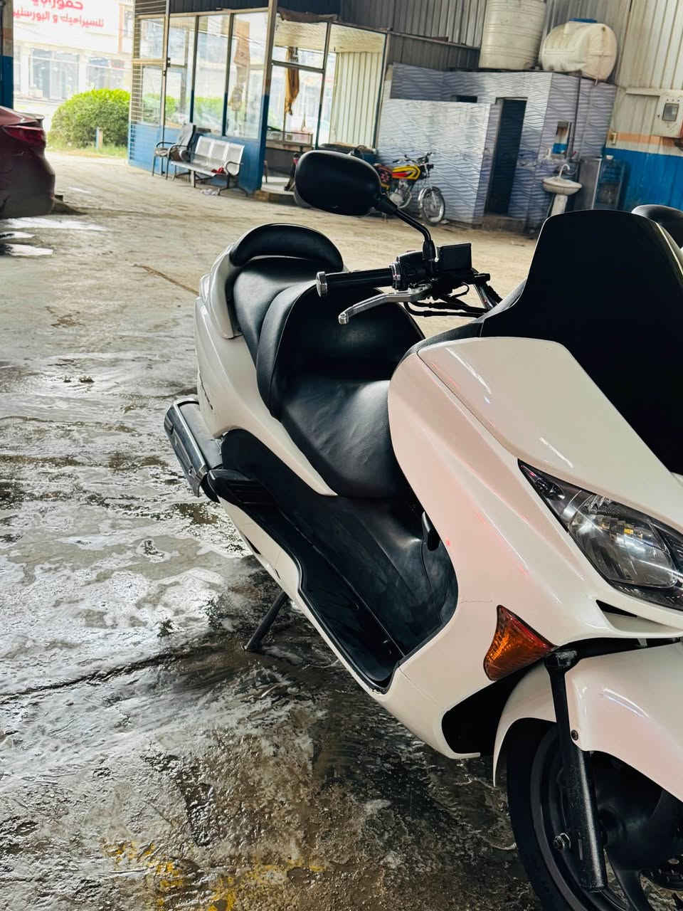 سلام عليكم فورزه 09 للبيع دراجه حلوه تجي باب البيت تكلبه شوفه تعجبك هلا بيك سعر مليون 200 وبيه مجال ملاحضته بك لايت مكسور مواصفاته اربع تحويلات 7 نمر دبلات نيكل يدات نيكل ممشه 46 ودراجه حلوه باقي تفاصيل خابرني اكلك بيهن رقم تلفون *********** مكان كربلاء كربلاء, العراق
