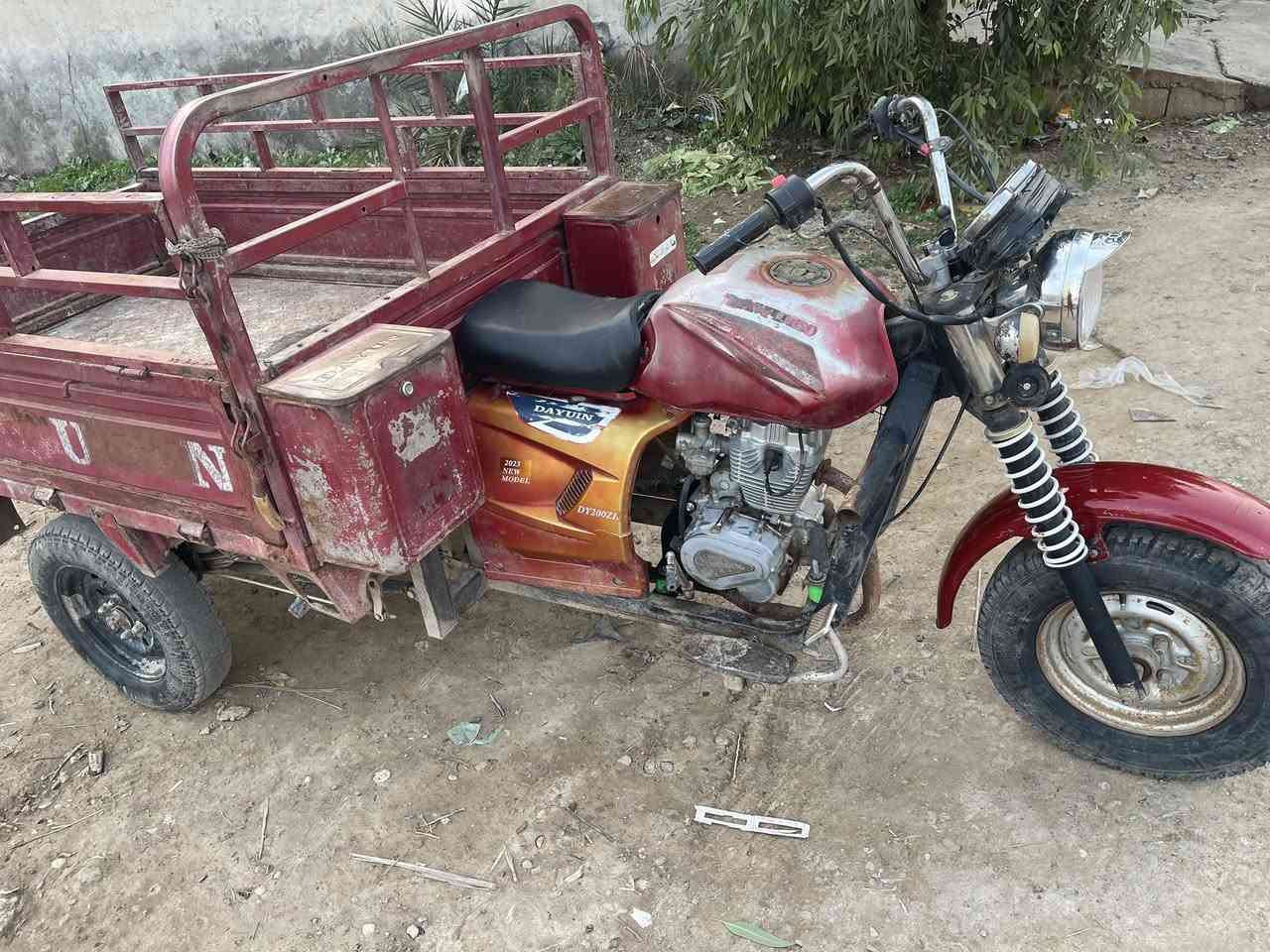 سلام عليكم ستوته دايوانً للبيع الموديلً ١٥ المكان ديالى المقداديه  رقم ‭٠٧٧٢ ٤٩٢ ٠٢٧٠‬)
