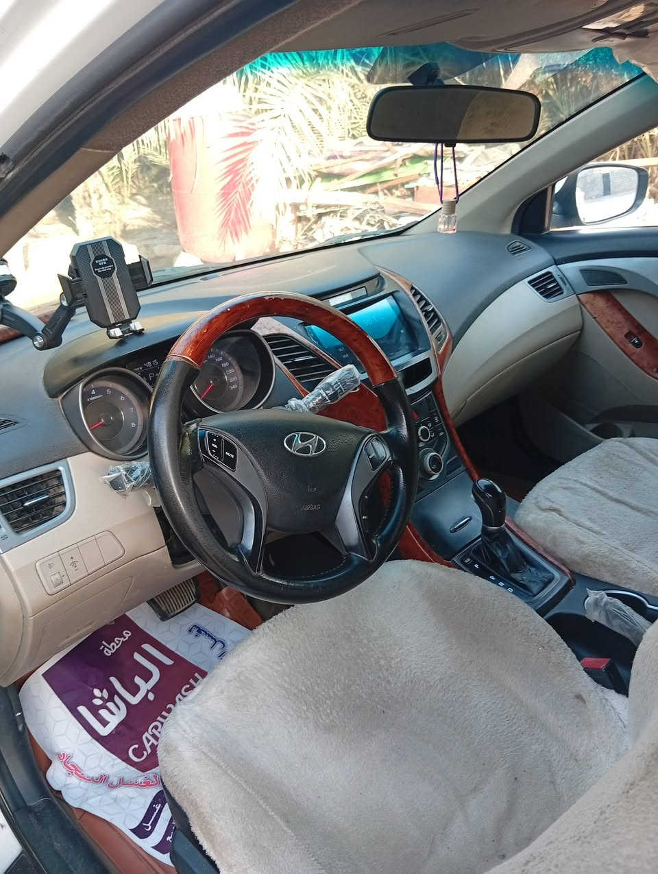 الانتره 215 خليجي
 فول مواصفات 
مري شفط 
فتحة سقف 
تبريد قطعتين
مكينة 1800 
بيه صبغ ابيع احزام
سنوية ل 230 
رقم شمالي تريد وكاله أو تحويل 
السعر 100 
***********
