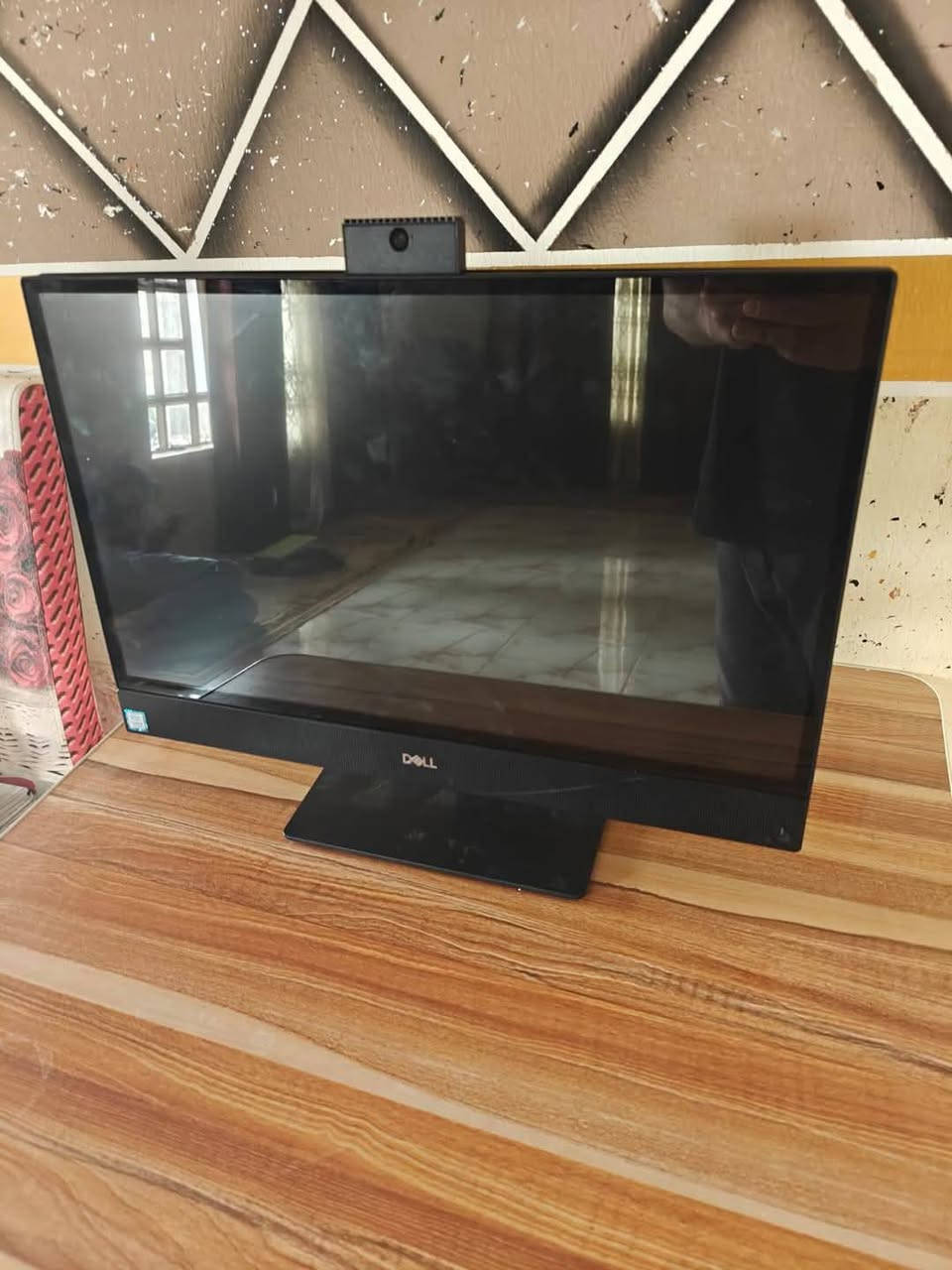 📢 عرض خاص – شاشة لمس All in One من Dell

الكيس والشاشة بجهاز واحد أنيق يقلّل الأسلاك ويخلّي مكتبك مرتّب ومنظّم ✨
🌟 آخر القطع المتوفرة!
💰 السعر: 535 ألف فقط

---

💻 الموديل:

DELL OptiPlex 5270 – الجيل التاسع

شاشة لمس Touch Screen

---

🔧 المواصفات:

• 🖥️ المعالج: Intel Core i5-9600 – الجيل التاسع
• 🧠 الرام: 16GB DDR4
• 💾 التخزين: SSD 256GB
• 🖱️ الشاشة: 21.5 بوصة Touch Screen
• 🎨 كرت الشاشة: Intel UHD Graphics 630 مدمج
                            windows 11 Pro نظام التشغيل 🪟•
• ✨ الحالة: نظافة ممتازة جدًا
• 🛡️ الضمان: استبدال لمدة أسبوع

---

🔌 المنافذ:

📍 أمـام الجهاز:

• 2 × USB 3.1
• 1 × USB Type-C
• 1 × منفذ سماعة/مايك Combo
• 1 × قارئ بطاقات SD Card

📍 الخلف:

• 2 × USB 3.1
• 2 × USB 2.0
• 1 × HDMI Out
• 1 × DisplayPort
• 1 × LAN
• 1 × Power Port

🔹 المجموع:

• USB: ستة منافذ + Type-C
• الفيديو: HDMI Out + DisplayPort
• الصوت: Combo Audio Jack
• الشبكة: LAN
• قارئ SD: موجود

---

⚙️ الاستخدامات المناسبة:

✅ الأعمال المكتبية والدراسة
✅ التصميم الخفيف والمونتاج البسيط
✅ مشاهدة الفيديوهات والبرامج التعليمية
✅ شاشة لمس لتفاعل أسرع وأسهل

---

🚗 يتوفر توصيل لجميع محافظات العراق
📞 للحجز أو الاستفسار:
📱 اتصال: ***********
📱 واتساب: ***********
