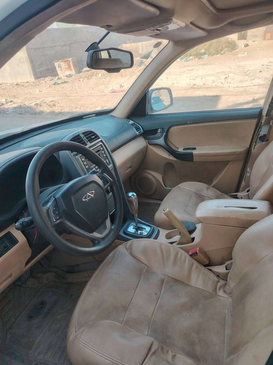 شيري تيكو موديل 2013 سياره بلاديه ما مصبوغه كله على بلاد بيه بس زنحار قليل مكينه جديده كير كفاله رقم بصره مشروع وطني ماشيه 110 الف سعر 37 عنواني ابو خصيب رقمي *********** اتصل وتدلل
