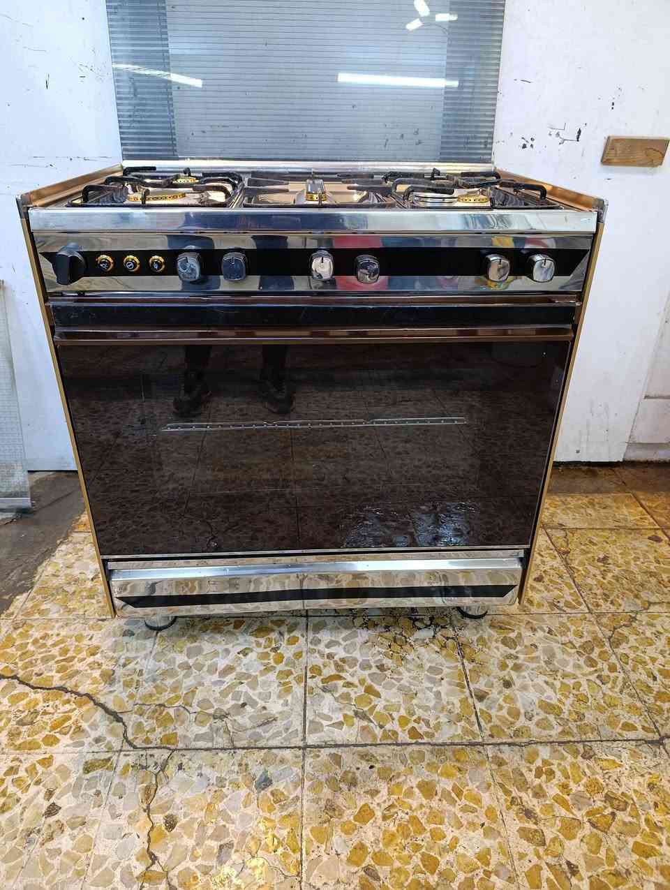 سلام عليكم طباخ عشتار الباب الاول الاصلي الوزن ثقيل نضافه الطباخ 95/100طباخ كله على الابلاد  الحجز والاستفسار الاتصال على الرقم ***********العنوان بغداد الامين شارع صيدليه النضاميه قرب افران السلام
