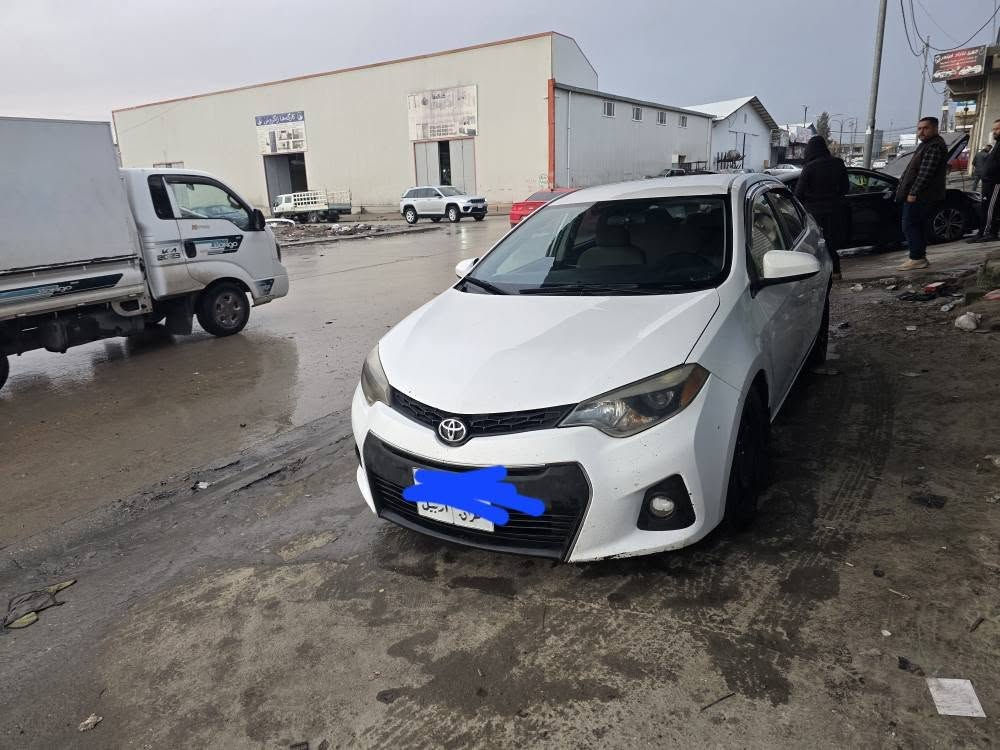 تويتا كورلا ٢٠١٦ قطعتين صبغ بدون دواخل السعر ١٣٠ ورقة وبيها مجال للشراي***********.....*********** زاخو, دهوك
