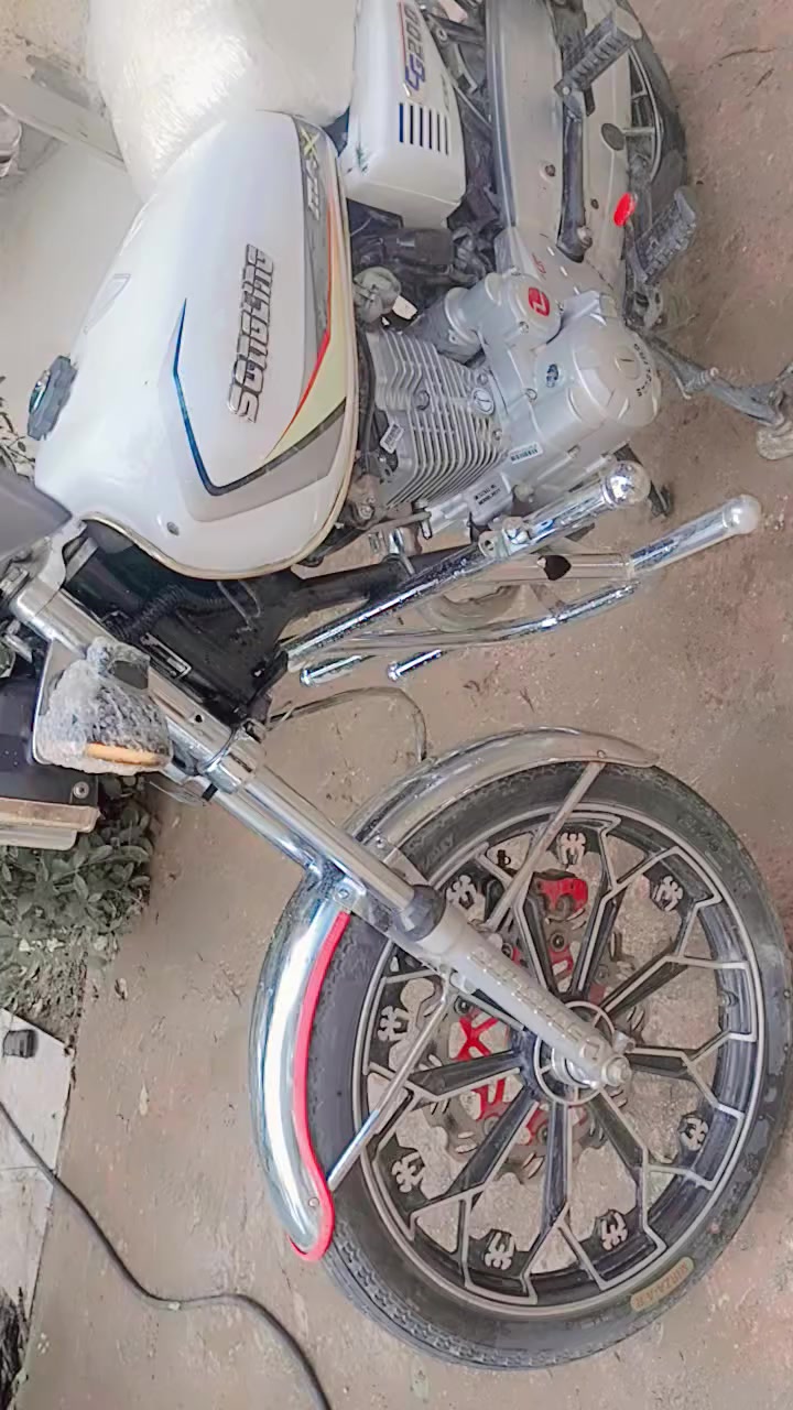 السلام عليكم دراجه ايراني موديل 25اوراق دراجه ماناقصها شي كامله بصمات عدد 2تشغيل عن بعد المكان هور الباشا التاجي700وبيها مجال ***********
