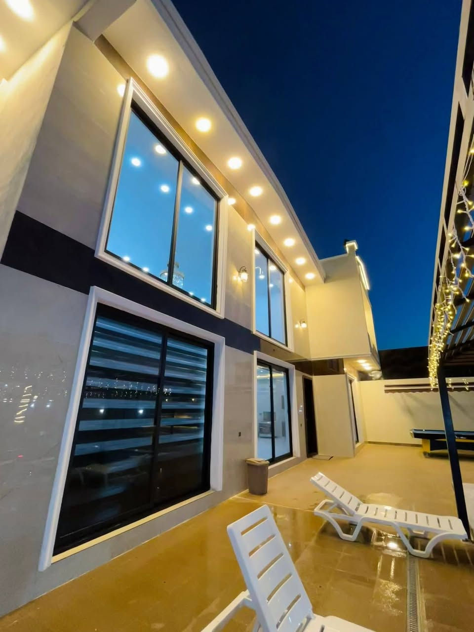 🌿✨  استمتع بيوم لا يُنسى ✨🌿
🔹مزرعه للايجار ليومي 

 [سعر الشفت المسائي 450 الف ]
[سعر الشفت الصباحي 425الف ]
 
🔶️غرف نوم وصالة ومطبخ وصحيات

🔶️العاب للكبار-العاب للصغار

🔶️حديقة كبيرة  

🔶️ادواة للشواء ومكان شوي كامل
🔶️جلسات خارجية 

🔶️كراج داخلي 
🔶️كهرباء ع مدار 24 ساعة 
⬅️يرجى المحافظة على نظافه المكان 

⬅️العنوان #بغداد_الدوره_البوعيثه
    عرب جبور – مجمع الزمرد 
🔴للاستفسار  خاص او الاتصال ع  الرقم 
☎️***********
