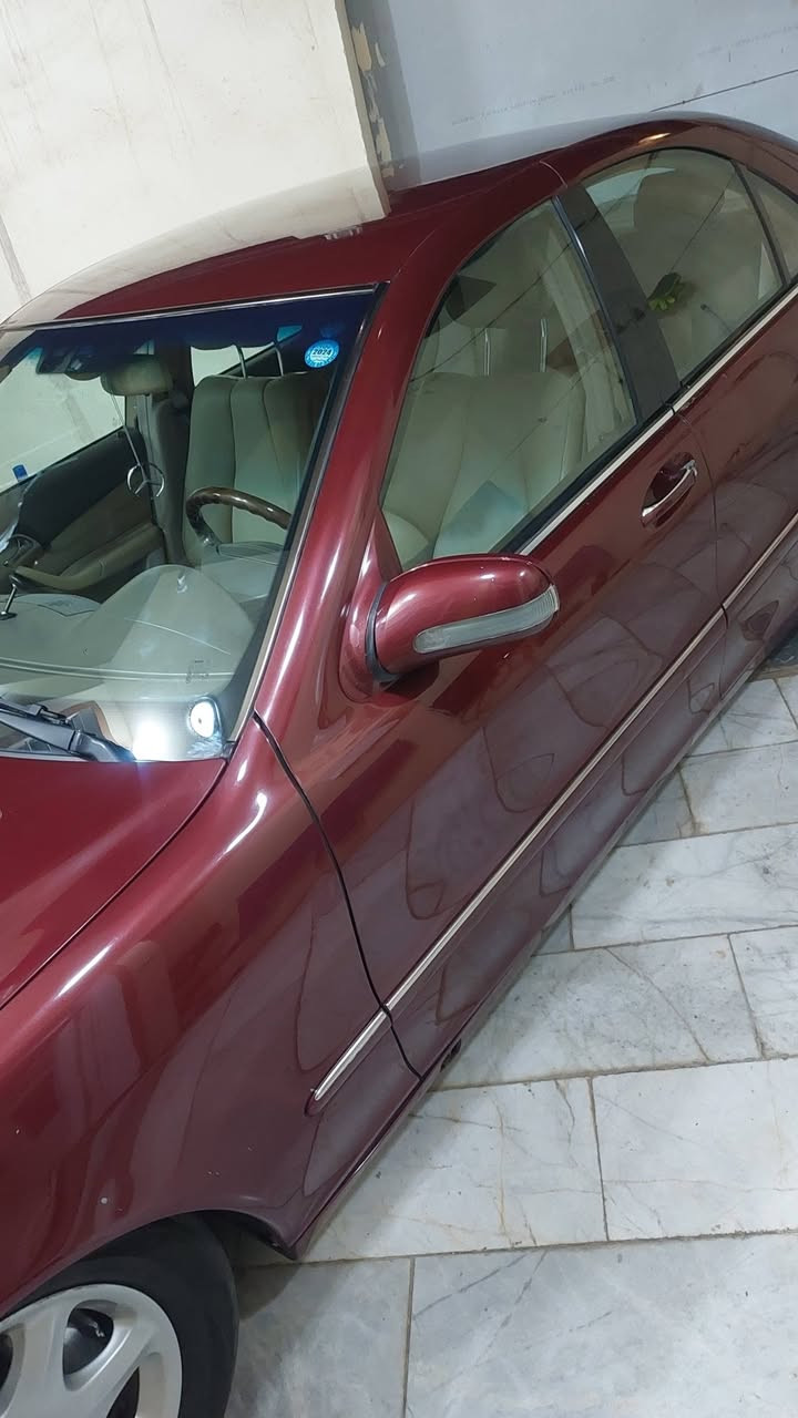 السلام عليكم مارسيدس غوصه للبيع من فئة اس كلاس موديل 2001 السياره جاهزه من كل شيء كير جديد حاويه باتري جديد تخم تاير جديد كفاله عامه ما عدا البنيد مصبوغ بسبب الجراد لون ماروني المميز بسمي تحويل شوكت ما تريد رقم شمالي سليمانيه مكاني النجف السعر 105وبيها مجال الاستفسار ***********
