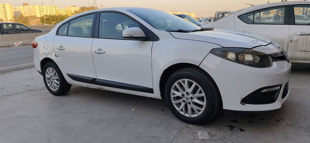 رينو فلونس 2016 فول بصمه بدون فتحه سقف تحكم ستيرن مثبت سرعه اشاير بالمري لايتات زنون بلوجكترات انارة نهاريه ويلكب ابلادي بيها ضرر موضح بالصور سيارة جاهزه بيها شغلات بسيطه للاستفسار الاتصال واتساب *********** بغداد, العراق
