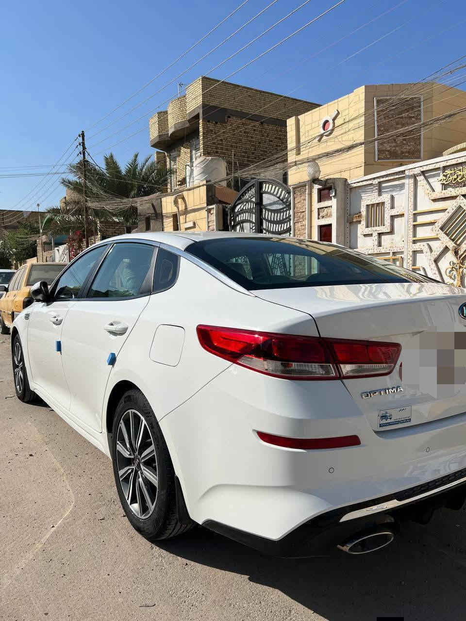 كيا اوبتيما 2019 شكل 20 خليجي مكفوله كفاله عامه ضربه وصبغ وتبديل رقم بغداد دولي  مواصفاته ويل كب كروم   مري شفط  مع السويج أثناء قفل السياره وفتحه لد امامي لايت زنون حساس امامي خلفي شاشه كبيره  كامره دوارة  تبريد لمس قطعتين تبريد خلفي  تحكم وشفتات ستيرن مكينه 2400  بعده على وضع شركه سياره ماشيه 90حقيقي   تخم تاير حداديه جديده   ثلاث انظمه قياده مكان سياره ذي قار قضاء الشطره السعر(193)وبيه مجال  للاستفسار***********///***********
