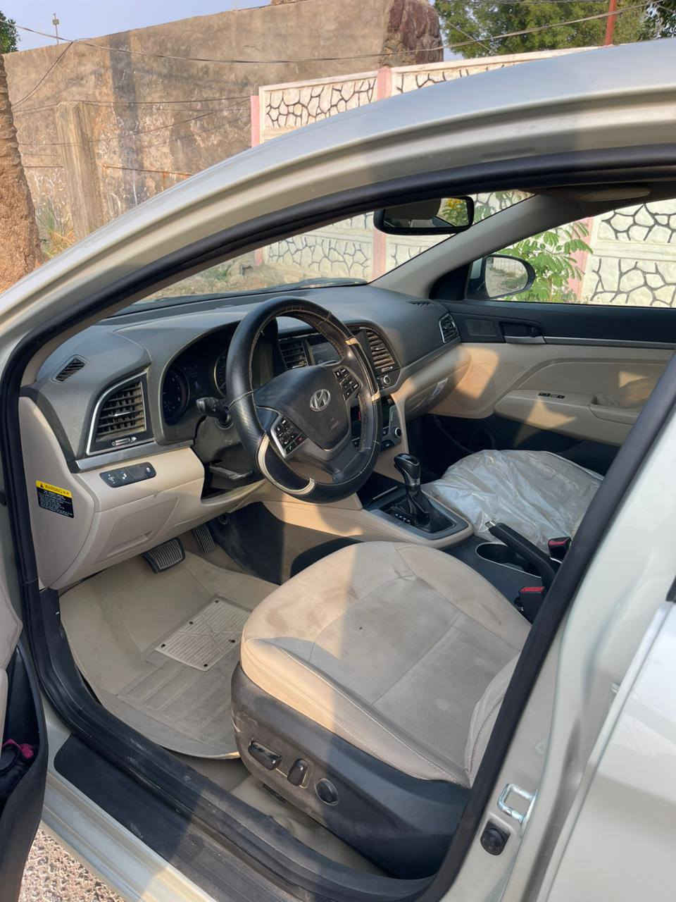 سلام عليكم النترا البيع امبدل بيه كازكيت فقط موديل 17 رقم قادسيه انكليزي منشوره هيه وسونار شوف سونار وخابر سعر 116 وبيه مجال حك جيه وبل خدمه ***********
