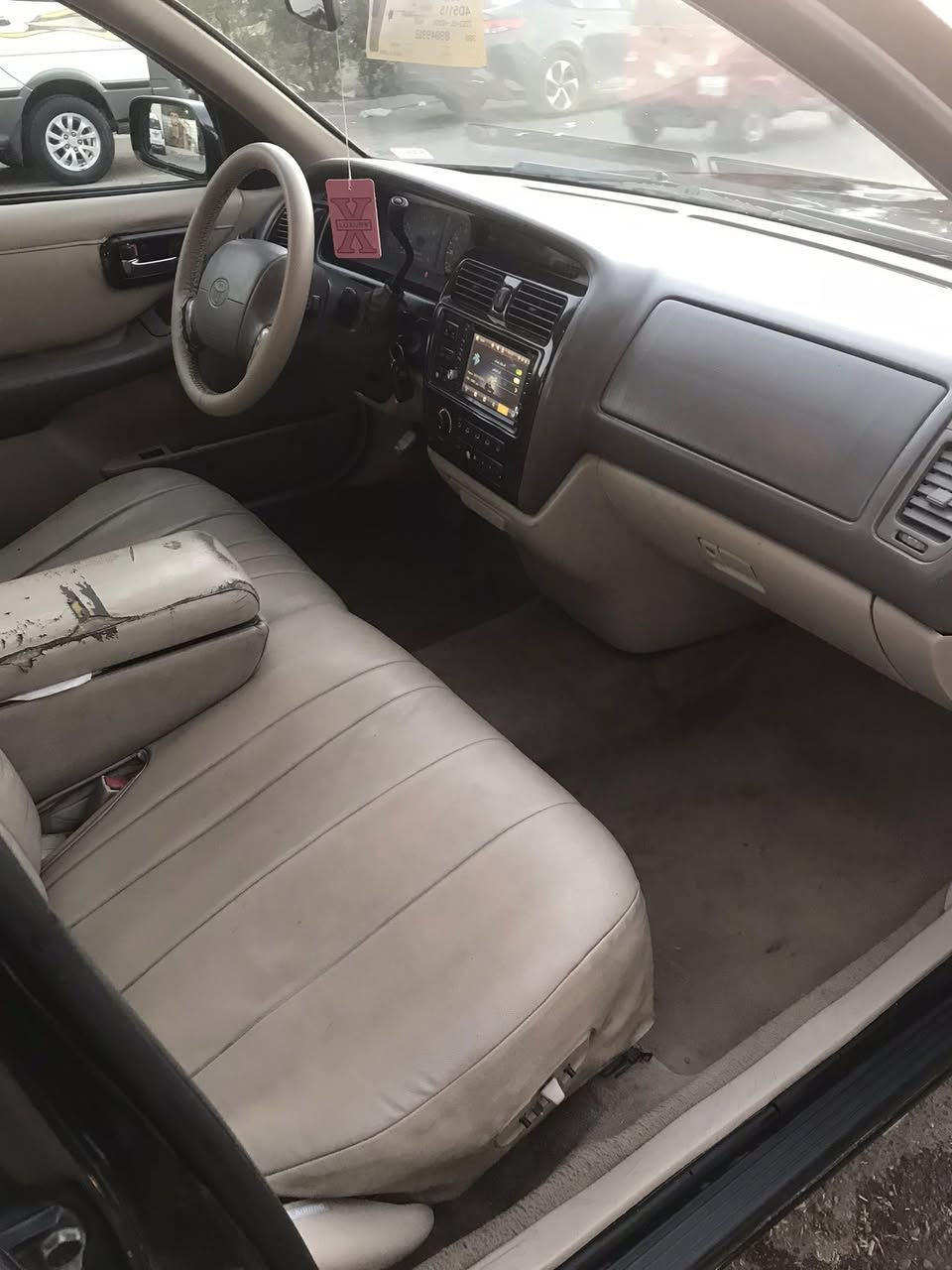 سلام عليكم افلون 1998 سعر 55 $ وبيه مجال ***********
