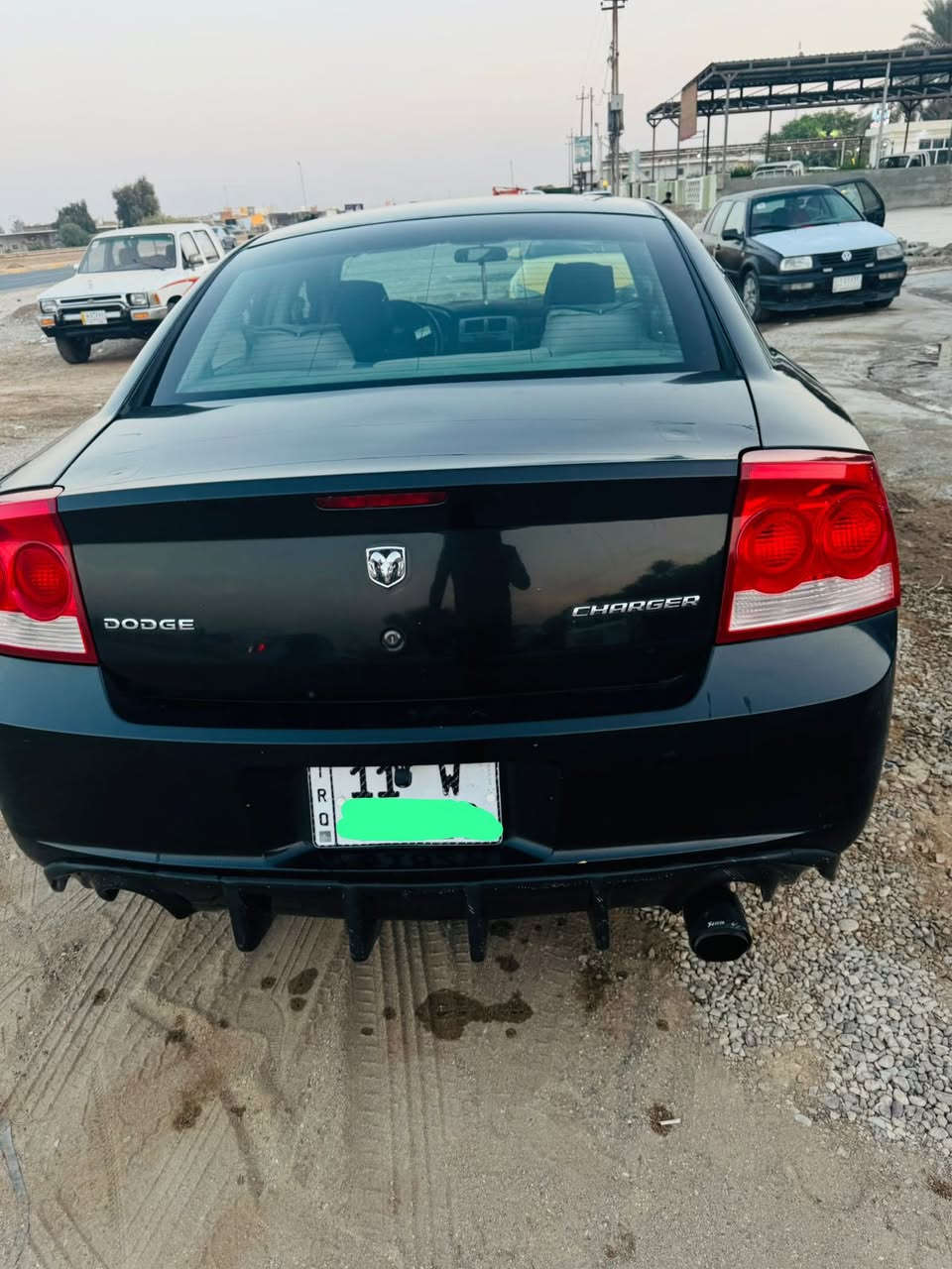 جارجر 2010 وارد خليجي 

مكينه وكير تبريد مكفولات تخم تاير صدوره مكفول 

بيها فقط باب صبغ اثر شخط مبين بلسونار 

سياره مابيها كل نقص رقم بغداد دولي سنويه 29

السعر 115 وبيها مجال وترهم مراوس 

مكاني ديالى الخالص استفسار اكثر ***********
