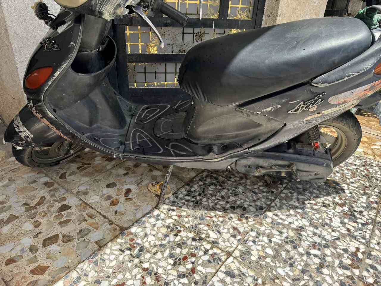 سلام عليكم دراجه لكزز للبيع او مراوس بفراشه السعر 200وبيه مجال للطيبين ***********العنوان حله شارع 80
