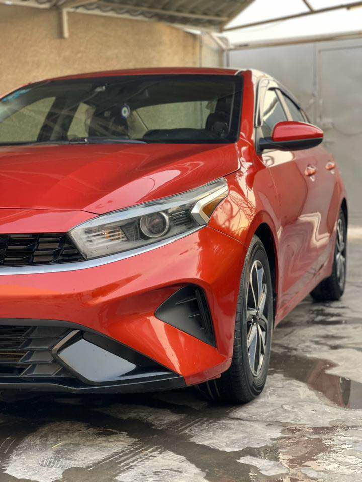 كيا فورتي للبيع موديل 2022 وارد امريكي قطعتين صبغ بنيد و جاملغ فقط موجود السونر السيارة كاملة اي نقص ما بيها جديدة استعمال بيت عارضها ب 148 رقم الهاتف 
*********** بغداد, العراق
