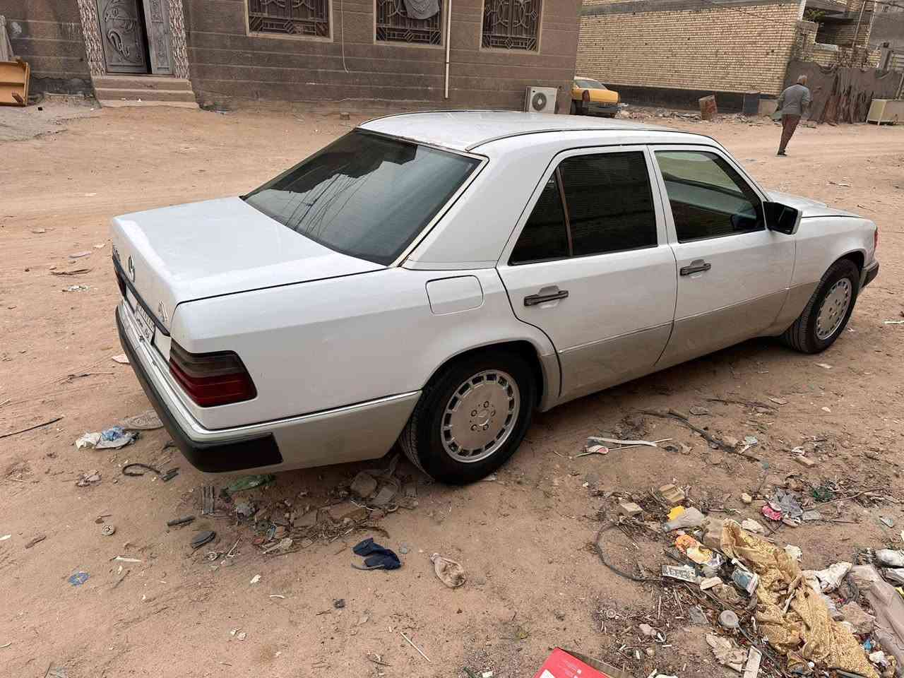 ياالله للبيع فقط دب 🐻 موديل 91 رقم كربلاء مشروع وطني
محوره محرك بطه 2500
مكينه وكير جدد
حداديه امامي وخلفي جديده
تخم تاير جديد
تبريد شغال 
اريل كهرباء
جام امامي كهرباء
سنتر لوك 
مصبوغه عام بدون ضربه 
قواعد دبل بلاد
السعر 55$ وبيها مجال بسيط
مكاني كربلاء المقدسة 
***********
