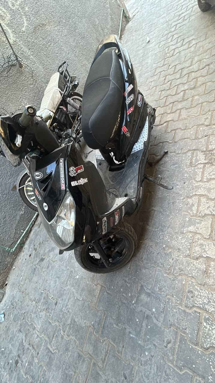 سلام عليكم
سكنز فحل للبيع او مراوس
كابريتر رياضي
كلجات رياضي 
صلنصه رياضي
المكينه بلاديه
كهربائيات شغاله نكره سلف بكل وقت 
مكينه خير من الله شلعه معدل تشك الكاع
السعر 575 وبيه مجال مكانه بغداد الاعظميه
واتس ورقم***********
