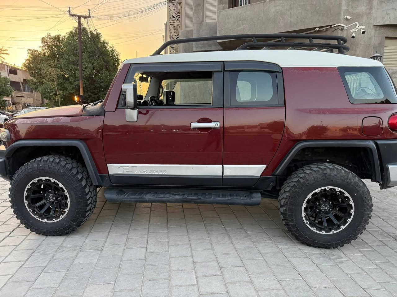 السلام عليكم   .....  للبيع اف جي ٢٠٠٨  خليجي بدون حادث بدون صبغ  ماشية ٣٤٠ الف فور ويل شغال صبغها جارد تايرات جبلي شوتة خارجية شاشة كبيرة كامرة خلفية السعر ١٦٥٠٠ وبيها مجال الاتصال على الرقم ***********
