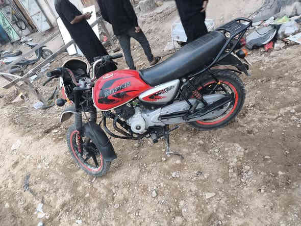 السلام عليكم
بوكسر هندي فحل للبيع

موديل 2022 سنوية ورقم بس ما اندل راعيهة اسلمك السنوية الاصلية

دراجة نضيفة كلش كهربائيات كلهة شغالة تايرات جديدة مكينة جديدة مكاني بالكحلاء

ملاحضة مكينة مفتوحة مبدل بستم شرط اصلي

سعرهة 1700 

للتواصل واتساب او اتصال ***********
