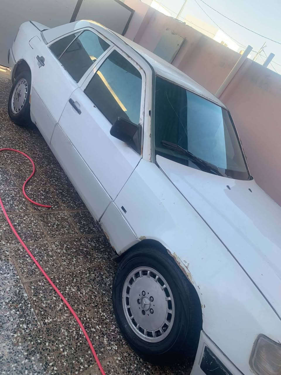 مارسدس دب موديل 1988
السعر 35
محور ففتي 3000
رقم بغداد انكليزي بسمنه مكان السياره النجف 
***********
جاهزه كير محرك تبريد حداديه 
بيه خياس فقط
