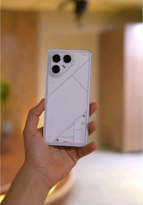 تكنو بوفا 7 الترا لون أبيض كامل ملحقات باكيت وشاحنة وكفر الهاتف وبطارية خارجية يشغل 120 فريم 
*********** 
للبيع او مراوس ب جهاز كوكل بكسل فولد