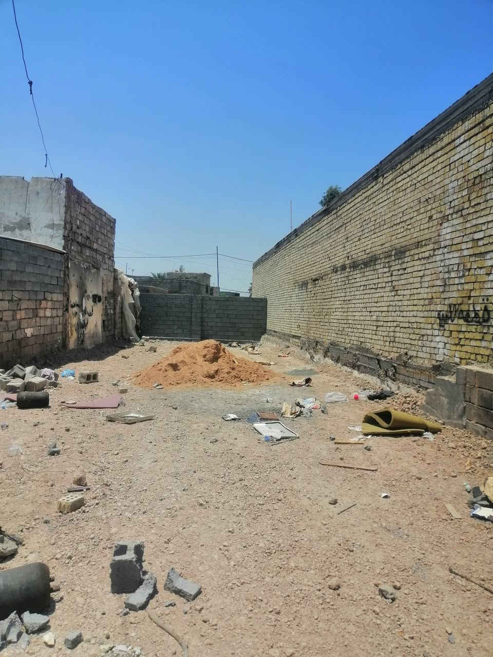 قطعه طابو زراعي للبيع في الفلوجه حي جبيل قرب جسر الثالث المساحه ١٨٠ متر شارع 10 رابع قطعه عن شارع 60 السعر ٢٩ مليون وبي مجال بسيط للاستفسار مراجعة مكتب القمه للعقار او الاتصال على الأرقام التاليه *********** ***********
