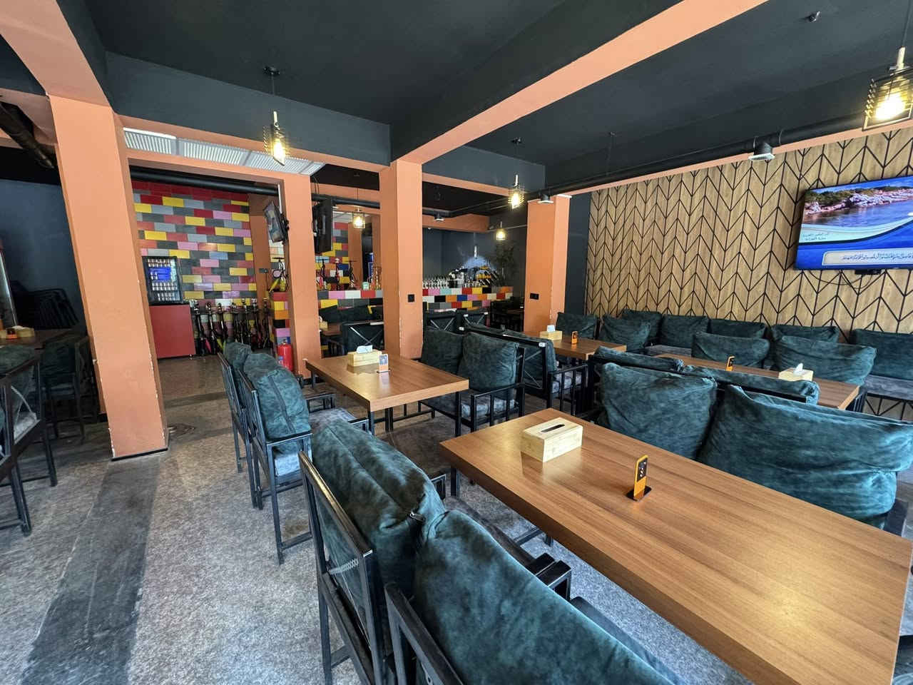 السلام عليكم 
غير متواجد على الفيس بوك                                        
 وتساب فقط لطفاً 
***********
 مكاني بغداد / الحرية دور نواب الضباط مدخل مستشفى الشرق الأوسط 

جلسات عدد / 15 جلسة مع ميز نضيفات اسخدام 8 اشهر 

كرسي نفرين عدد /1 وكرسي فردي عدد /2 لكل جلسة 

لطفاً وليس امراً بيع كامل 15 جلسه بدون فردي
