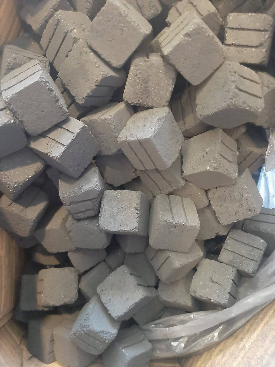 فحم  المرجان 
بدون غاز ورائحة . جمله +مفرد    
مناسب جدأ جدآ


**إذا كنت صاحب هذا الإعلان وتريد حذفه لأي سبب، رجاءا أرسل رسالة إلى الدعم الفني**