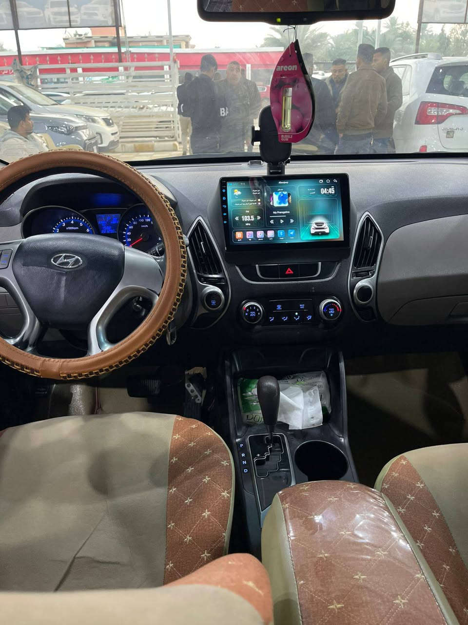 توسان ٢٠١١ خليجي 
كفاله عامة رقم قادسيه 
فول مواصفات 
كير مكينه حداديه كله جديد 
السياره جديده كلش وجاهزه من كلشي 
للاستفسار يرجى الاتصال على الارقام 
***********
***********
