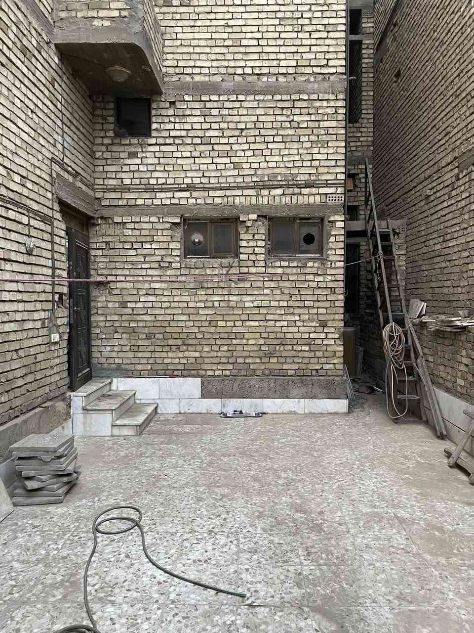 دار للبيع ٢٠٠م مربع ركن ١٣ و نص واجهة و ١٥ النزال ٥ غرف طابقين واحد هيكل موقع ممتاز منطقة المضمار العابد قرب شارع الحشد الشعبي للاستفسار واتساب ***********
