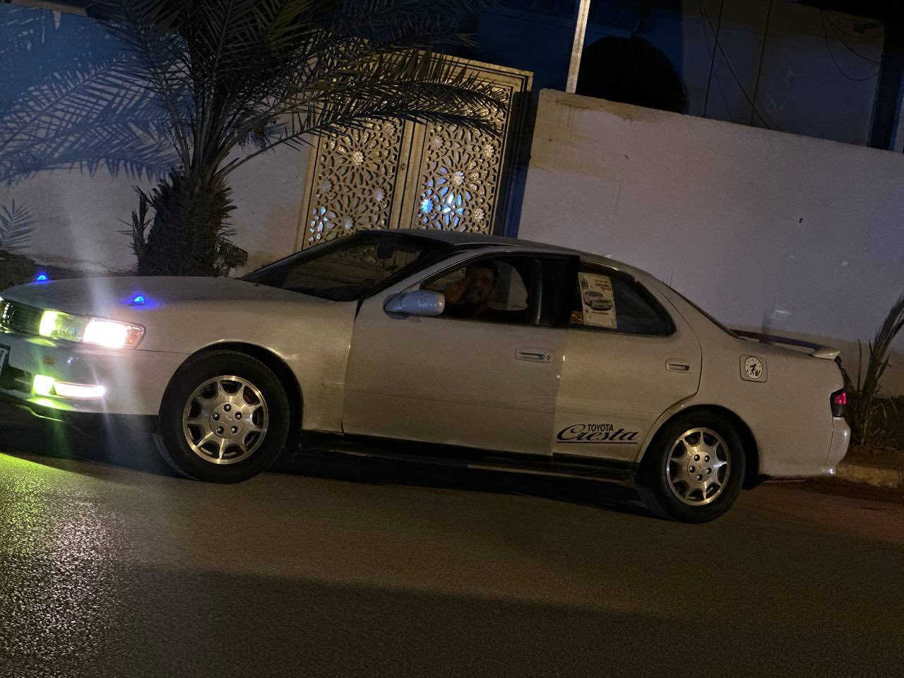 من رخصه الادمن السلام عليكم كرسته للبيع موديل١٩٩٣ مكينه 2500 مكفوله من الكص والضربه القويه رقم انبار انكليزي دولي مكان نجف ناحيه العباسيه 
***********
