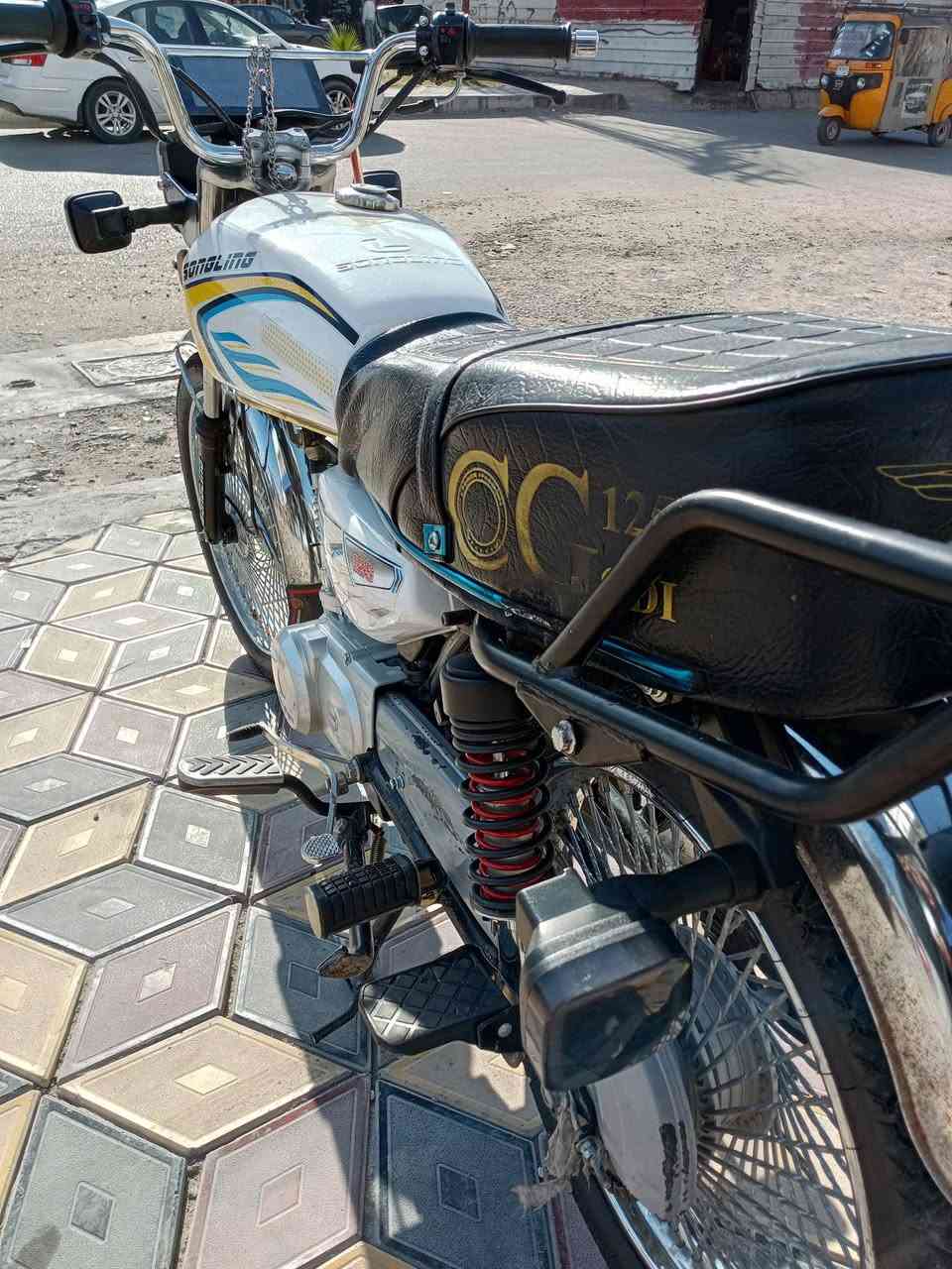 يراني 2025 السعر 550قفل***********
