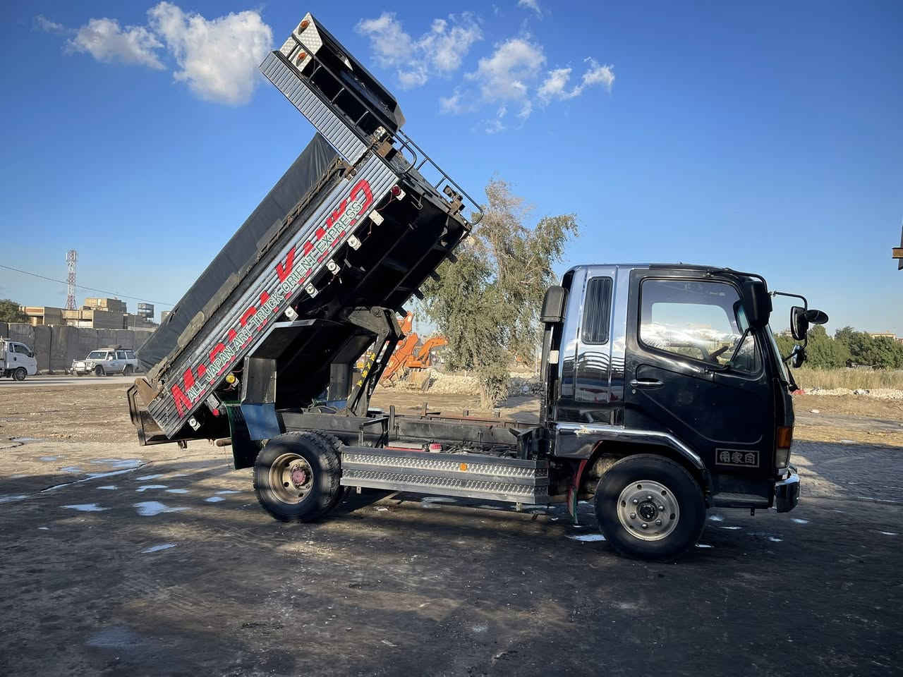 سلام عليكم  سياره فوصه قلاب بلادي مديل 2022دخول جديد سياره كارتون عله وضع الشركه مكان بغداد مدينه الصدر رقم ***********
