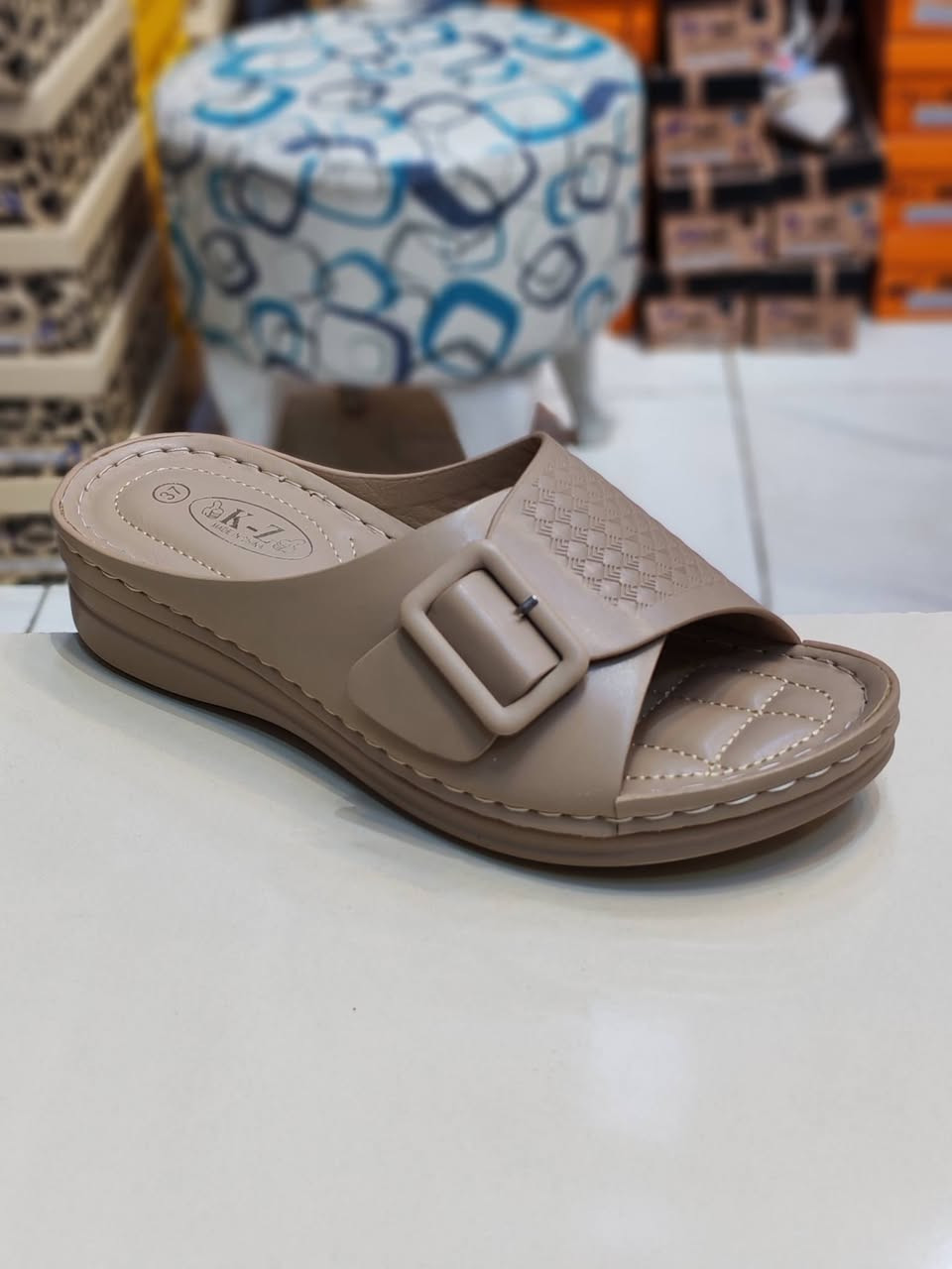 #جديد
سعر القطعة 💥 10000 الف 💥
شحاطة كعب 2سم طبي خفيف الوان المعروضه فقط
#العنوان خانقين مجمع الحاج قاسم خلف مجمع حبيب مول
توصيل جميع المحافظات وداخل خانقين واتس ***********
احذية و حقائب بشار
