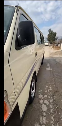 نيسان يورفان 2010 مكينه حاويه جديده بيها سياره خير من الله بيها باردات...