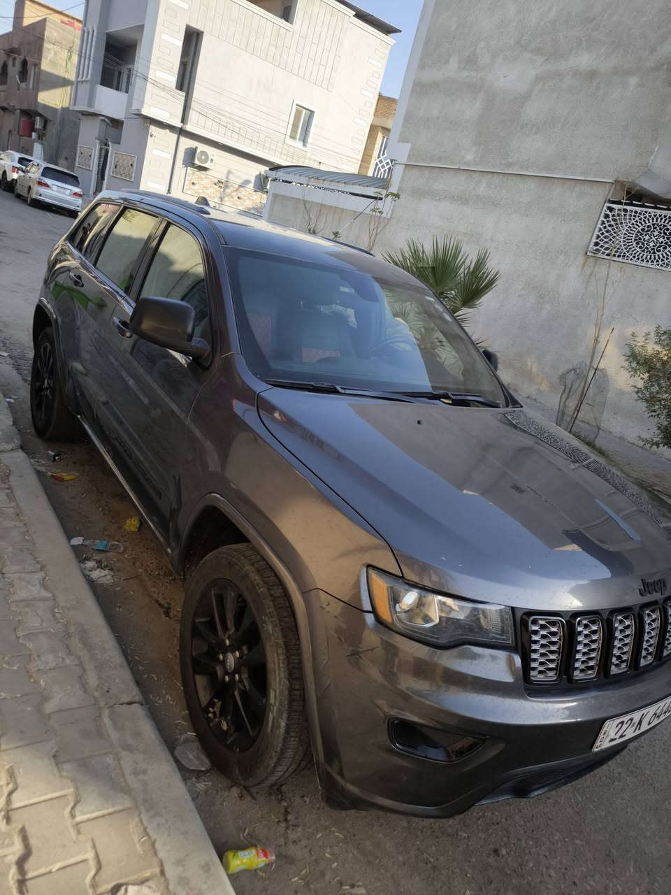 🚙 للبيع | Jeep Grand Cherokee Altitude 2019
🔹 وارد أمريكا Clean Title
🔹 فئة Altitude
🔹 محرك 3.6L V6
🔹 العداد: 120 ألف كم
🔹 السيارة بحالة ممتازة واستخدام شخصي.
🔹 الصيانة الدورية مجراة بانتظام.
🔹 المحرك والجير والشاصي بحالة ممتازة.
🔹 المكيف ممتاز وجميع الأنظمة تعمل بكفاءة.
🔹 السيارة جاهزة للفحص في أي ورشة يختارها المشتري.

💰 السعر: (235)
📍 الموقع: البصرة

للتواصل على الخاص أو الاتصال.(***********)

ملاحظة: هنالك رصعات موضحاً بتلصور بالإضافة الى انه تم صبغ الدوسة للمرافق الامامي بسبب سوء النقل
