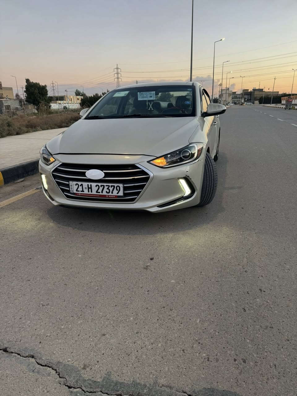 سلام عليكم النتره موديل 2017 وارد امريكي حادثهه بس جاملغ وبنيد السياره جديده مكينه وكير وحداديه وتخم تاير كلهن خير من الله منضومه زنون اصلي السياره احله من الصور رقم شمالي الجديد سنويه جديده 30 راعيهه يمي تريد وكاله او تحويل اني حاضر السعر 118 وبيهه مجال قليل حك الجيه الهاتف ***********
