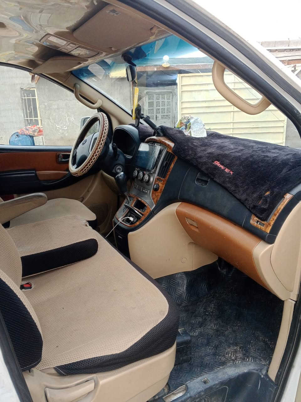 ستاركس للبيع موديل 2015 مفتوح محور مسكر كير اوتماتيك رقم انكليزي مشروع وطني سنويه لل 2027. بسمي تحويل. ثاني يوم سياره جاهزه السعر.  175 وبيها مجال مكان السياره العمارة قضاء علي 
 ***********
