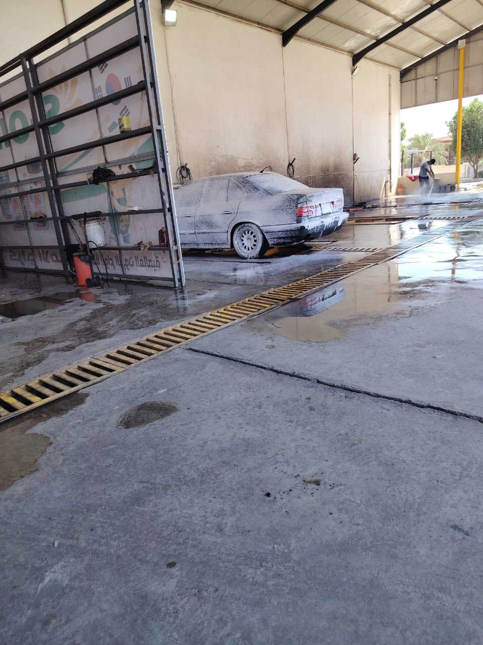 السلام عليكم BMW للبيع
حجم525 محرك مفتوح محرك وكير جديد اني شادهن مال كصه جام4 كهرباء تبريد شغال منضومه جديد سياره خير من الله احله من صور سعر 55 وبيه مجال 

***********
