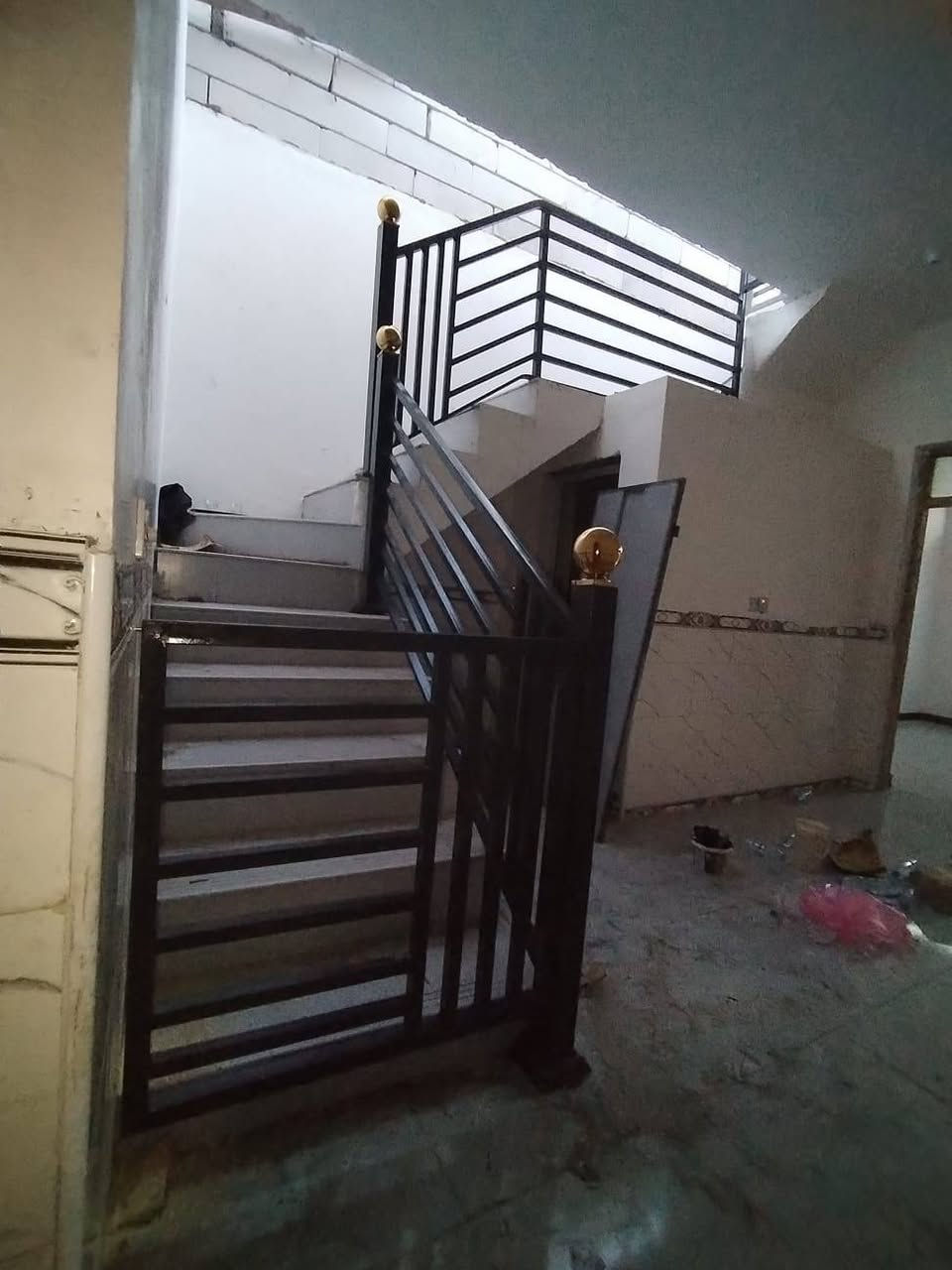 حداد الكافه انواع البيبان والشبابيك والمحجرات والقمريات  شغل درجه اولى وحسب الطلب بااحدث الموديلات *********** مكانه قبل لاتصعد جسر السريع تقاطع الزيناويه
