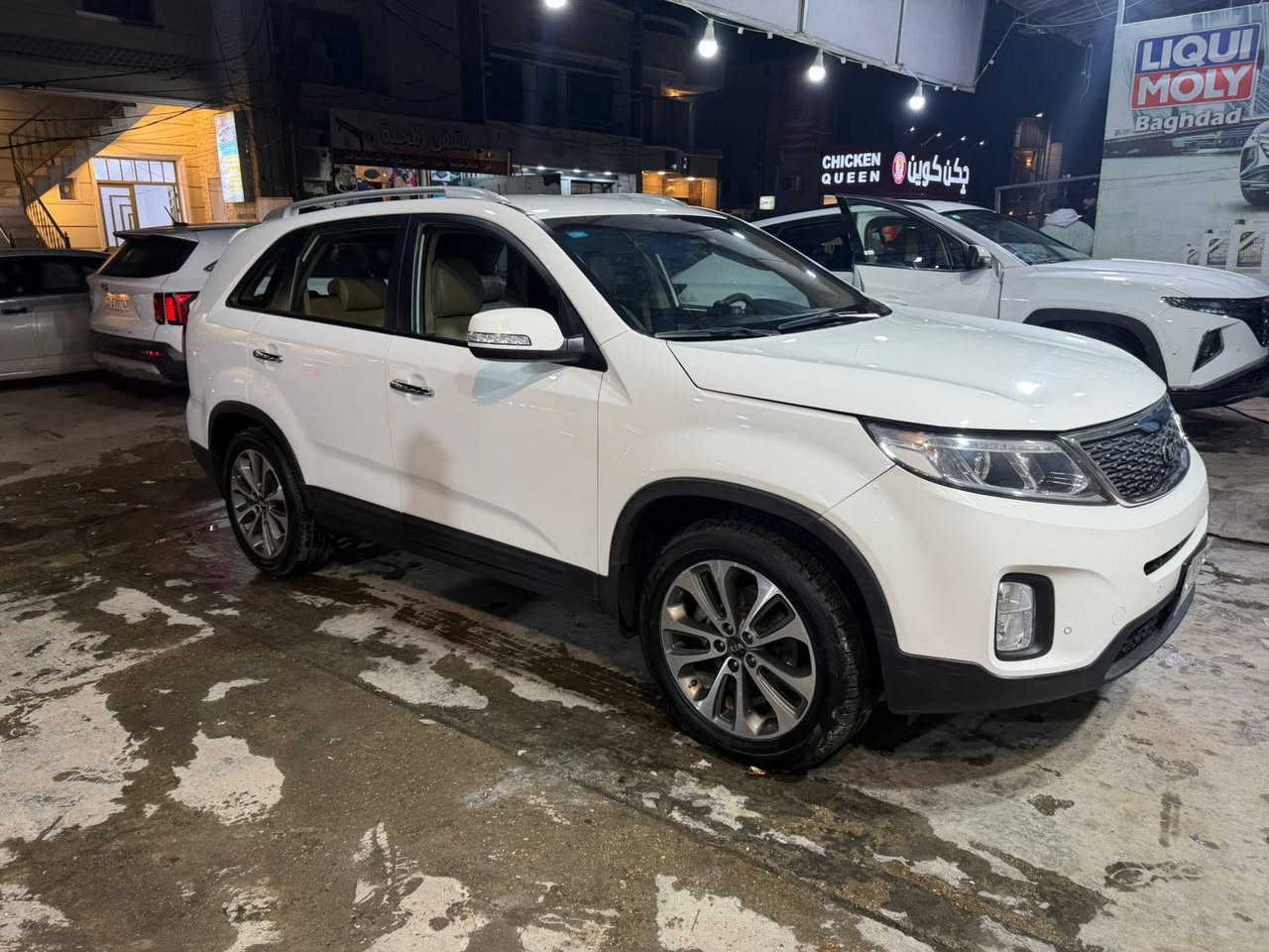 السلام عليكم
سورنتو خليجي2015
خليجي اللون ابيض 6 سلندر ماشيه 50 الف كيلو الكير والمحرك مكفولات يعني ممفتوح بيها بارد مذكور بالصور ومحدد بك لايت لد يدات ترحيب فول مواصفات ماعدا الفتحه 
السعر 200$ عنوان بغداد الدوره الميكانيك 
للاستفار الاتصال *********** واتساب
