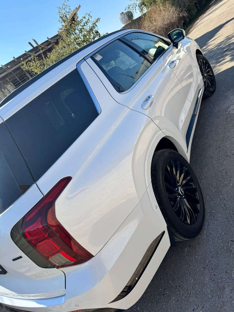 هونداي بلسايد كلگرافي
موديل 2025
 
العداد:5 الاف ميل
المواصفات: كلگرافي  فول 1/1 
 شاشة عرض داتشو. المحرك 3.8. V6   
بصمة تشغيل + بصمة ابواب 
اصطفاف ذاتي(تقديم +ترجيع)  
فتحة سقف  عدد 2بانوراما
سماعات هارمن كاردن عدد ١٦
 رادار امامي  + خلفي 
حساسات امامي + خلفي 
كامرات عدد 6  360 درجة 
كشنات امامي خزن ميموري 
كشنات كهربائي تدفئة وتبريد

انارة داخليه (محيطيه) + انارة دشبول 
بردات جانبية
تبريد مركزي امامي + خلفي منفصل التحكم
تحكم ستيرن + شفتات
تدفئة ستيرن 
مرايا هيتر + تعتيم 
صندوق كهربائي شفط + اربع وضعيات فتح صندوق
وضعيات قيادة  (٥)
ويل كب حجم  ٢٠ 
اوتو هولد + نقطة عمياء 
سايد بريك بصمة + مثبت سرعة
شحن وايرلس 
إشارات بالمرايا  + إشارات جانبيه
2اوتو بريك 
تحديد مسار
شاشة ديجتال كبيرة
تشغيل عن بعد .
تدليك كشن .
دفع رباعي 
نظام مانع انزلاق 
 نظام نزول منحدرات كشنات Vip منفصل
السعر 390
امرقم بغداد
رقم الهاتف ***********
