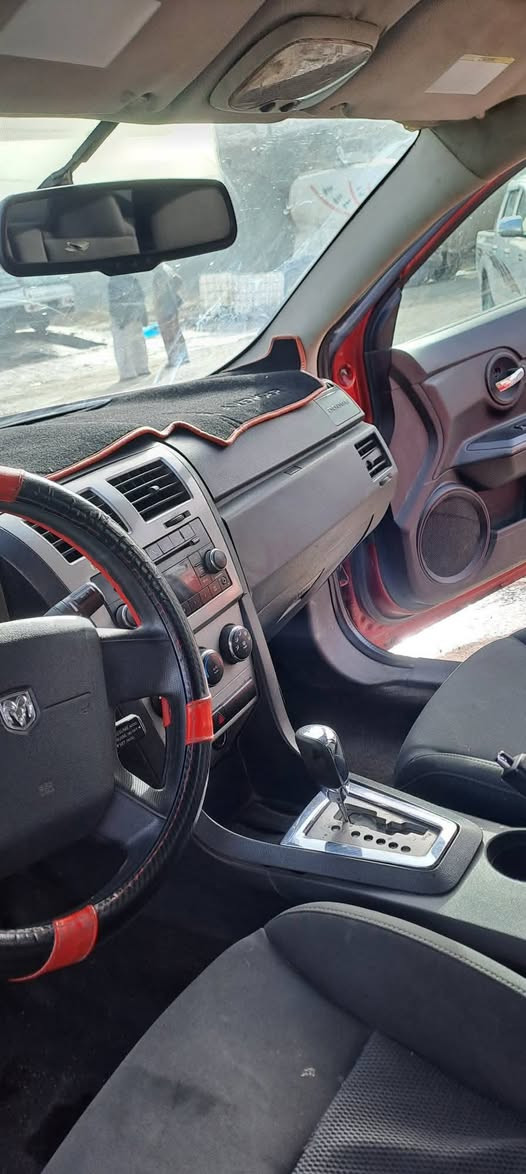 دوج افنجر ماروني موديل ٢٠١٠ ضرر جاملغ وباب السائق صبغ فقط..
السياره حلوه وكلشي شغال وبلاد تدفئه وتبريد وكير ومحرك   كله بشرط . موجودة بالحلة رقم بغداد باسمي سنويتها لل٢٨ . السعر المطلوب الاتصال على الرقم *********** مراسلة واتساب
