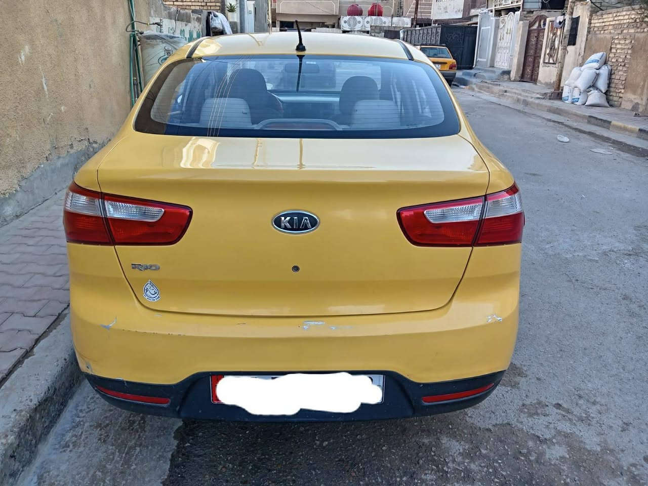 السلام عليكم للبيع كيا ريو ١٣خليجي محرك ١٦٠٠ دوش رقم أنكليزي سياره نضيفه بأسمي تحويل ثاني يوم والعقد مروري السعر ٧٧ بيه مجال قليل رقمي *********** بي واتساب
