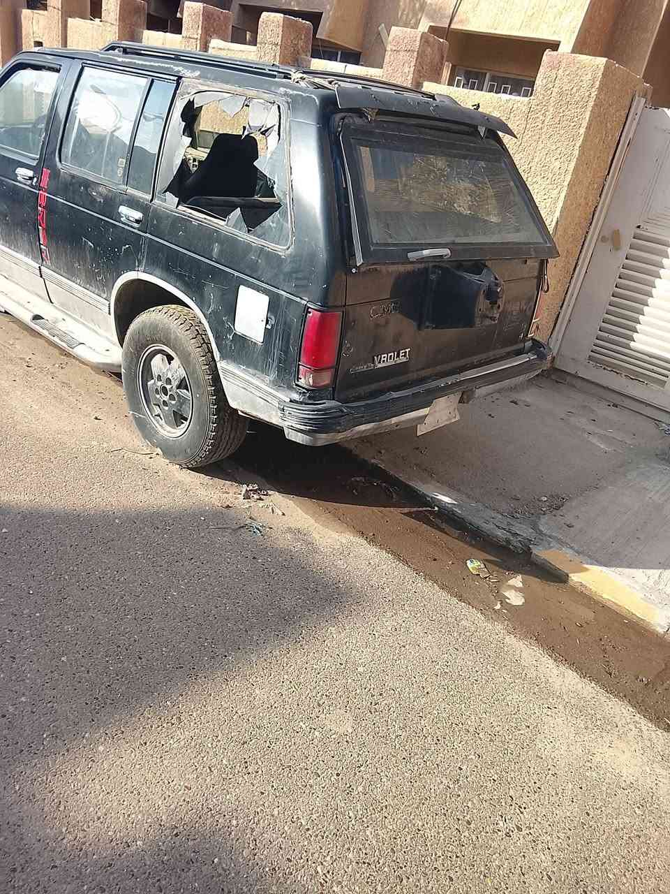 للبيع  سياره جيب موديل 94
محرك وكير veve teمحرك جنون ثنين ونص
تايرات جدد تخم رقم كركوك 
سنويه ورقيه 
رقم ***********
مكان السيارة انبار
لم اجد صاحب السنويه
