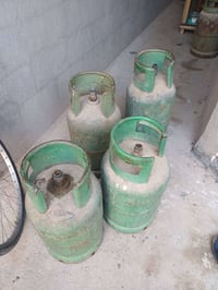 دبات للبيع متروسات هاتف ٠٧٨٢٦٤٥٢٥٣١عدداربعه