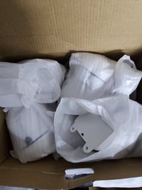 كاميرات مراقبة • ٤ قطع