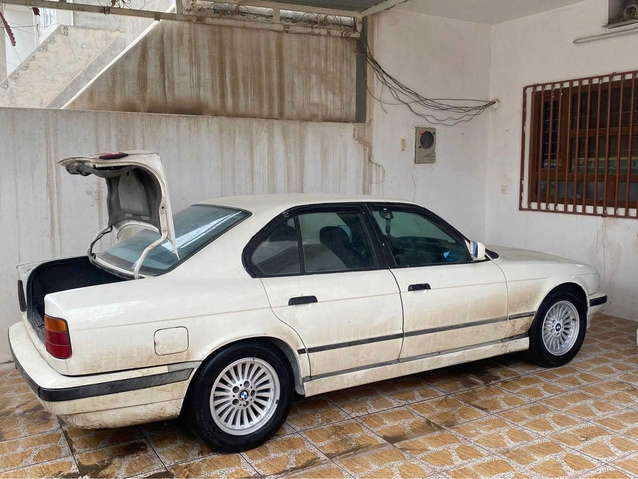 السلام عليكم للبيع بي ام 525 كير عادي سنويه جديد دفتر بنزين⛽️ كير ومحرك شرط تبريد ثلج ❄️ صبغ عام جمالي تخم صدر جديد سياره مبيها مصرف الف دينار رقم بغداد بأسمي السياره مشروع وطني كلشي بيها جديد وسعرها 52 وبيها مجال 
*********** كركوك, العراق
