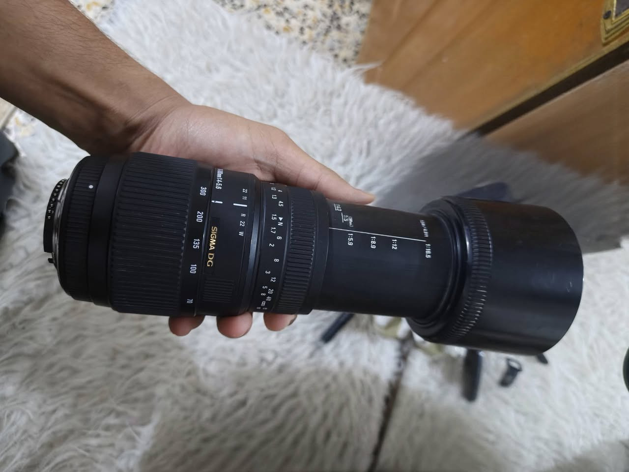 سلام عليكم عدسه رياضي نيكون  
70-300
***********
